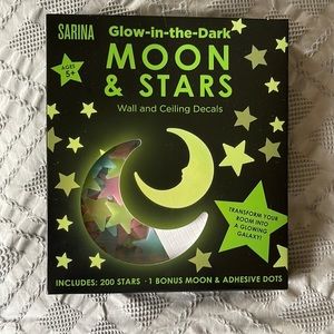 NWT Glow in the dark star ceiling decals